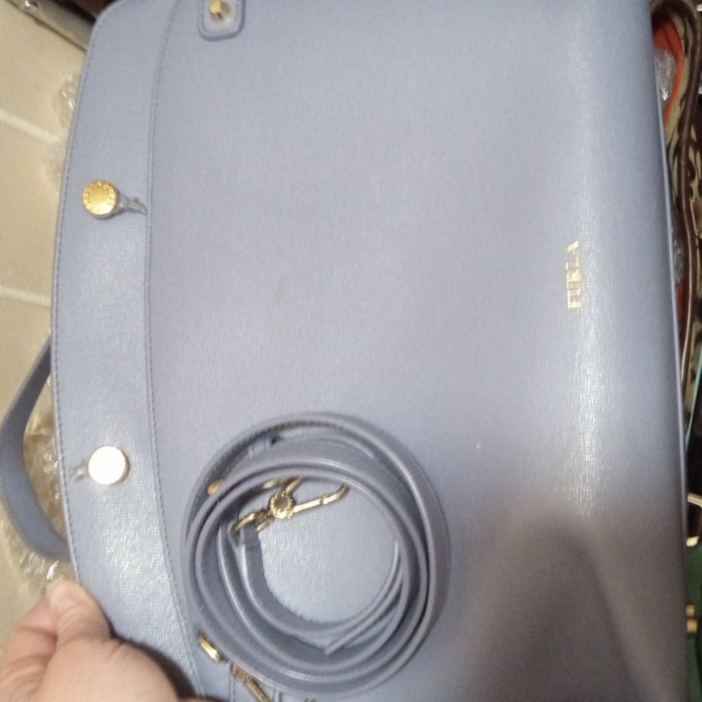 Furla leather authentic crossbody (missing hand strap)
